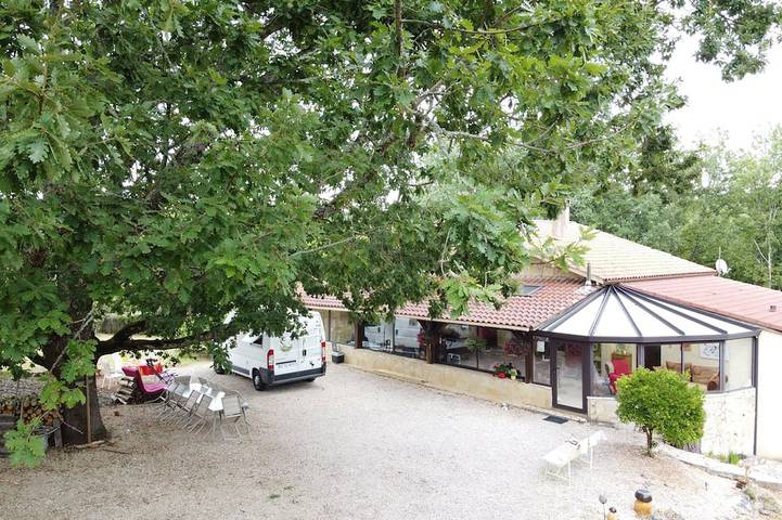 Gîte pour 8 personnes, avec jardin ainsi que piscine et terrasse, animaux acceptés à Puy-l'Évêque - 4