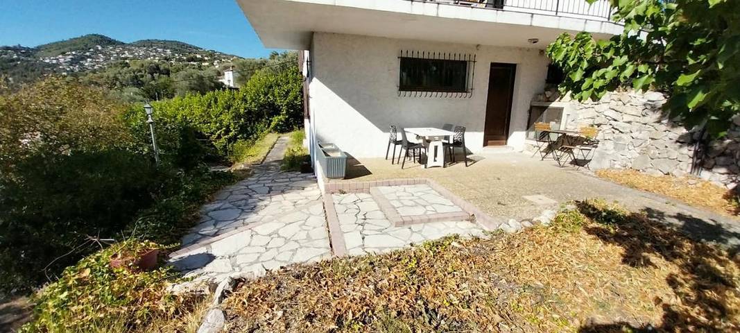 Gîte pour 5 personnes, avec jardin et vue à Saint-André-de-la-Roche - 2
