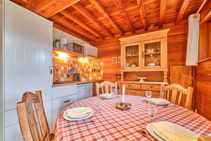 Geheel appartement, Appartement 'Les Vallons' met uitzicht op de bergen, privéterras en Wi-Fi in Villard-Reculas, Écrins Nationaal Park