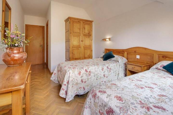 Hôtel pour 2 personnes, avec terrasse dans Hecho - 4