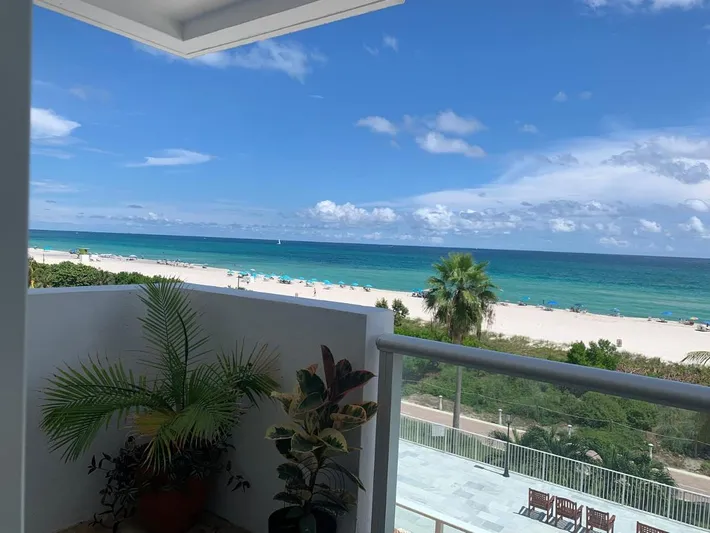 Aparthotel para 4 personas, con terraza además de vistas y piscina - 1