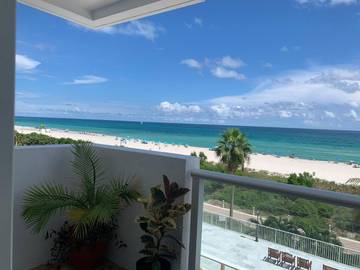 Cottage pour 4 personnes, avec terrasse ainsi que vue et piscine à Miami Beach