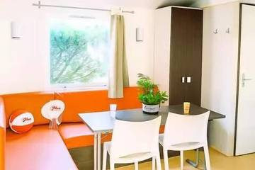 Camping pour 6 Personnes dans Saint-Georges-d'Oléron, Île d'Oléron, Photo 1