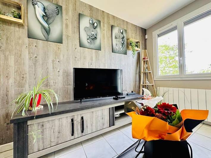 Location de vacances pour 6 personnes, avec terrasse à Genouillé - 2