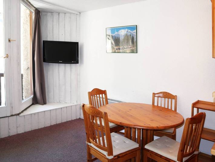 Gîte pour 4 personnes, avec balcon dans Office De Tourisme Des Orres - 4