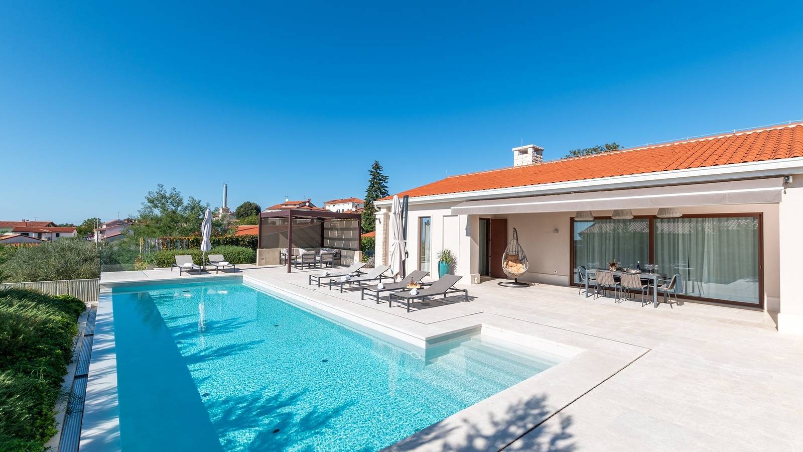 Villa moderna Efa con piscina in Visignano (Općina), Istria centrale