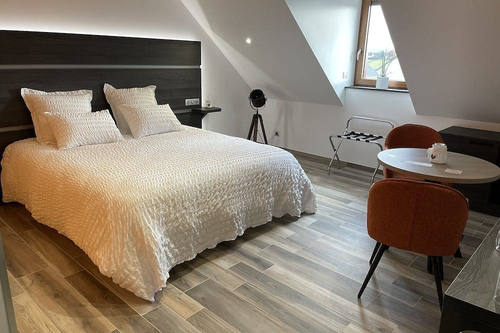 Sunset Deluxe Room - Double - Outdoor Jacuzzi in Roye, Haute-Saône