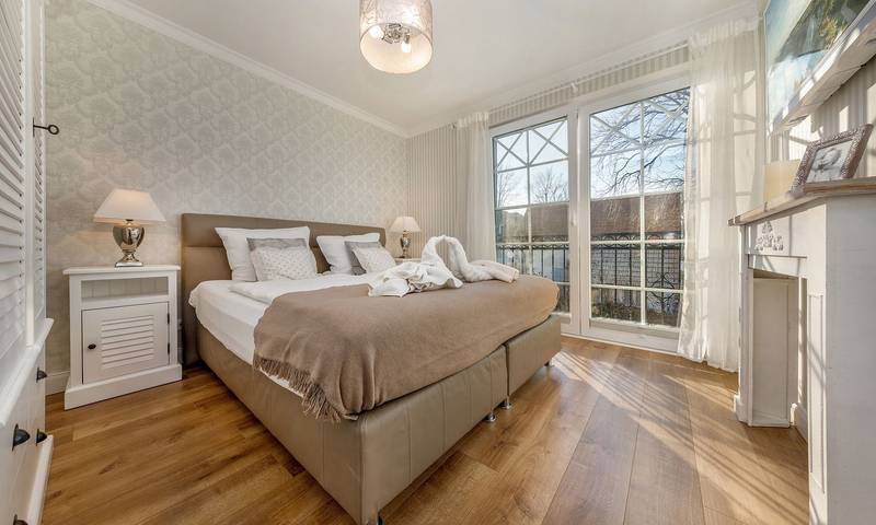 Ganze Wohnung, 5 Sterne Luxus Apartment direkt am Meer mit Kamin, Wellnessbereich und Sauna in Ostseebad Zingst, Zingst