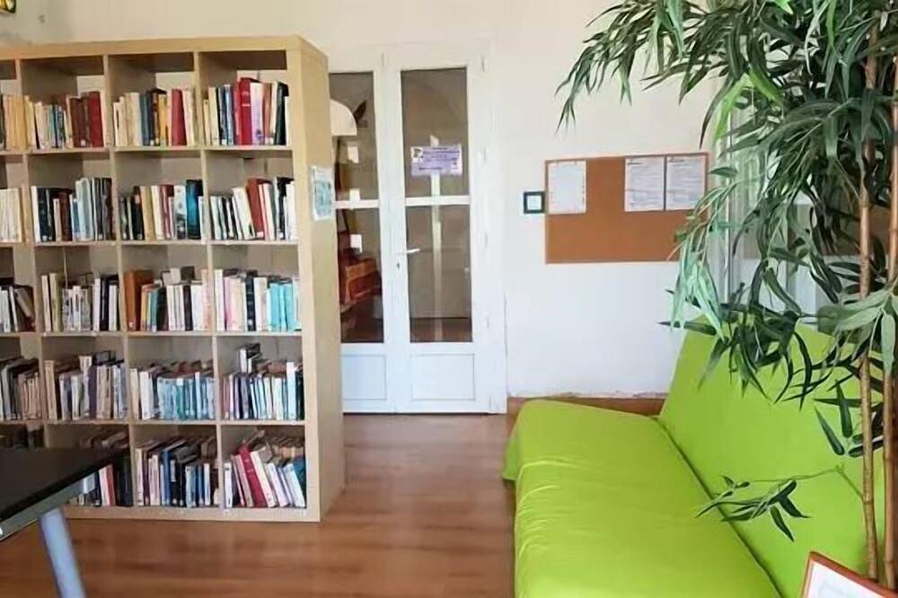Camping Clair de Lune **** - Mobilheim mit 3 Zimmern für 4/5 Personen in La Madrague, Hyeres