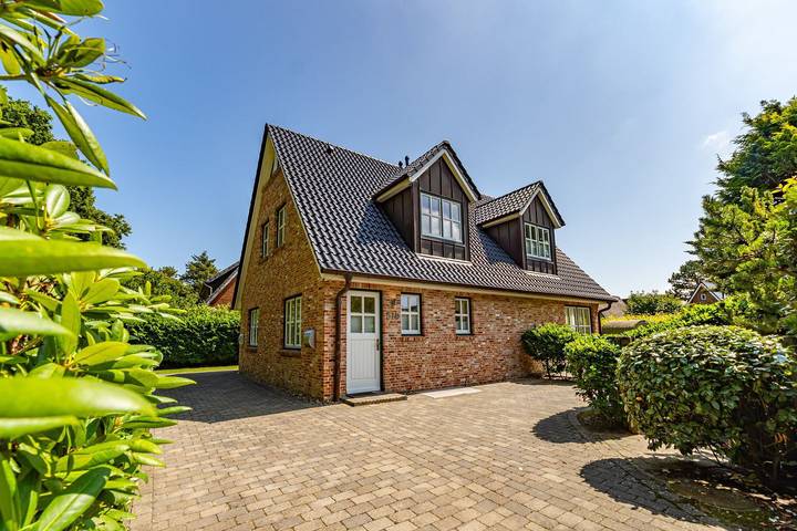 Ferienhaushälfte für max. 4 Personen, in ruhiger Lage mit Terrasse. in Westerland, Sylt (Gemeinde)