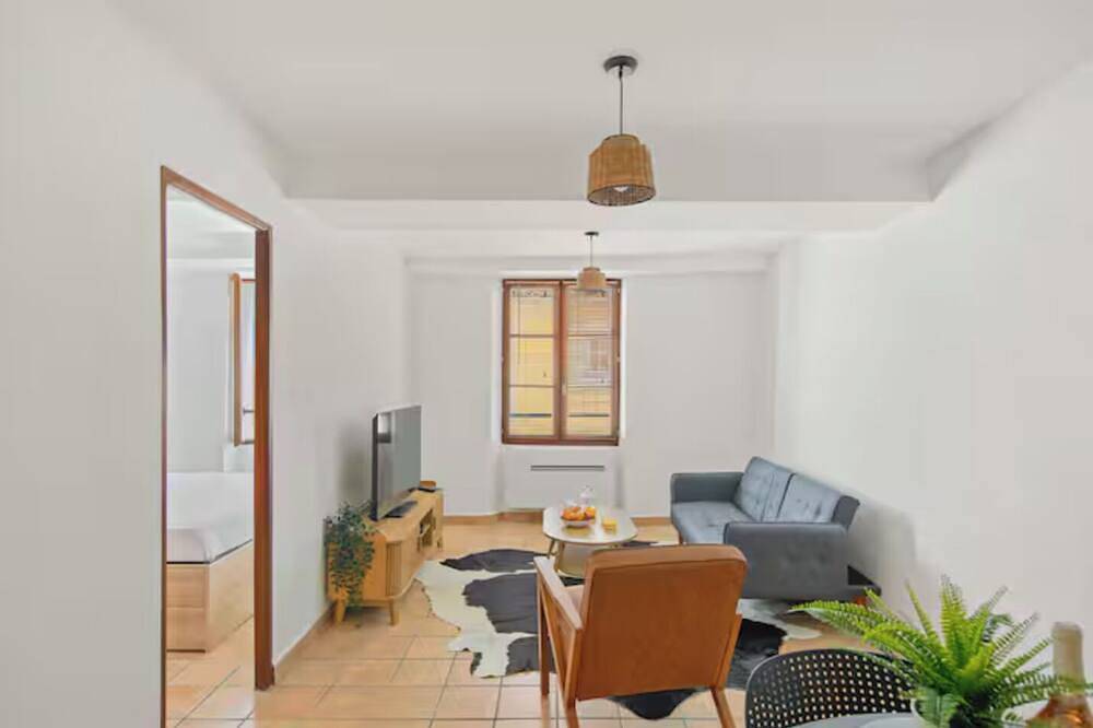 Appartement entier, Charmant T2 rénové - Centre historique in Hyeres, Parc national de Port-Cros