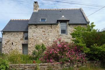 Gîte pour 6 personnes, avec terrasse et jardin à Ploubalay