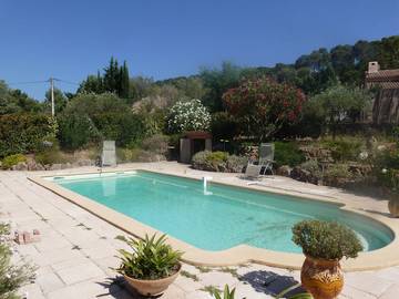 Gîte pour 3 personnes, avec piscine et jardin à Pierrefeu-du-Var