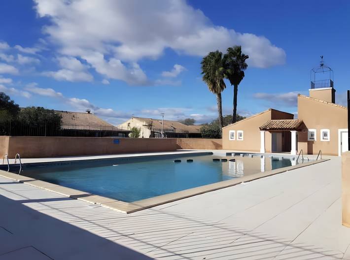 Villa Domitia con piscina e campo da tennis in Loupian, Costa mediterranea (Francia)