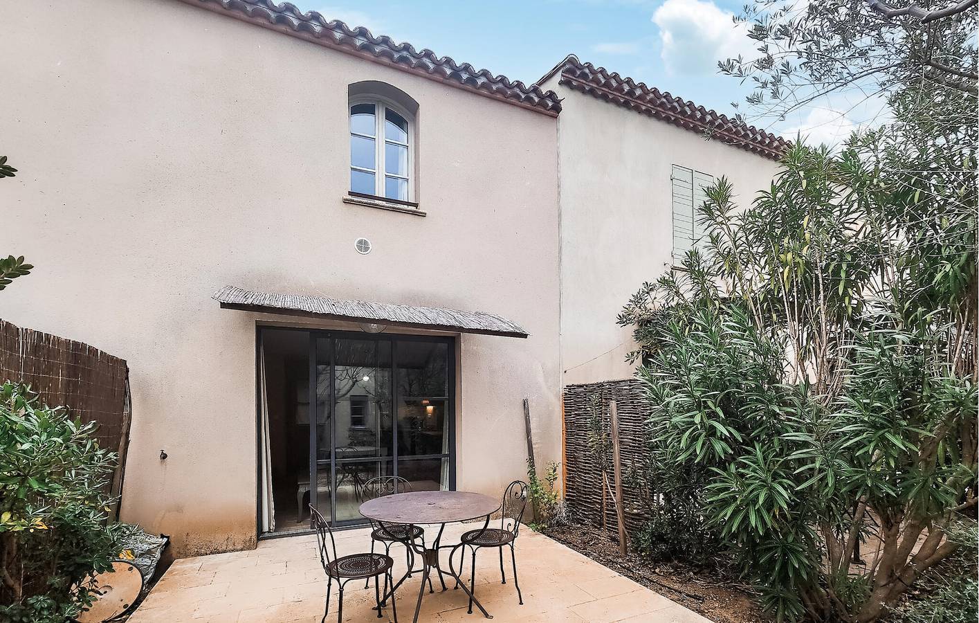 Appartement douillet avec lave-linge à 2,5 km de Tournissan in Saint-Laurent-de-la-Cabrerisse, Région de Narbonne