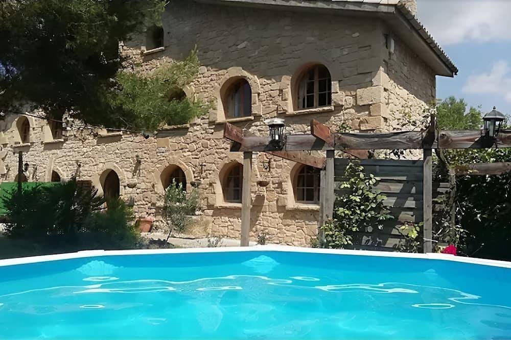 Ideal house for families (pet friendly). in Fonollosa, Pla de Bages DO