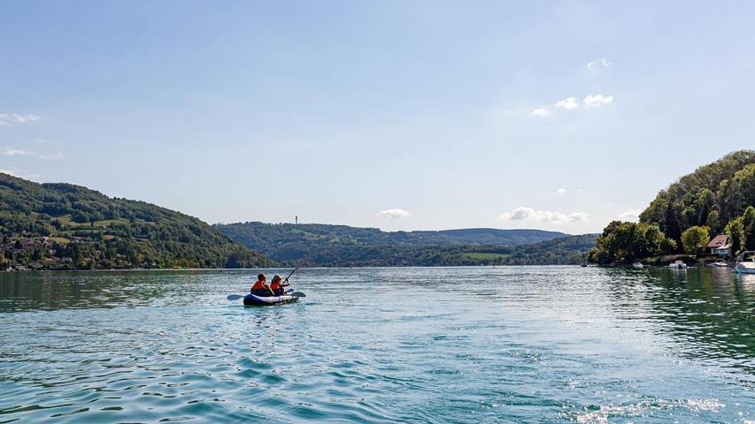 Location de vacances pour 6 personnes, avec Balcon et Jacuzzi ainsi que Terrasse et Jardin dans Lac de Paladru - 2