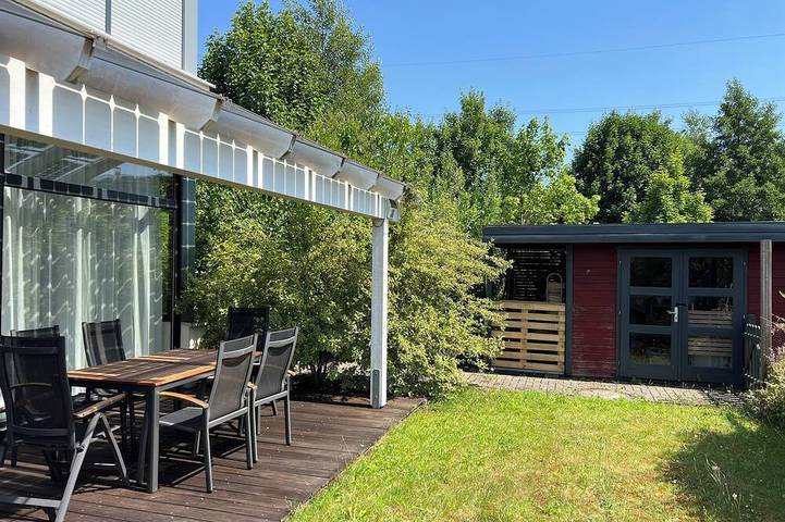 Ferienhaus für 8 Personen, mit Sauna und Balkon sowie Garten in Hattingen