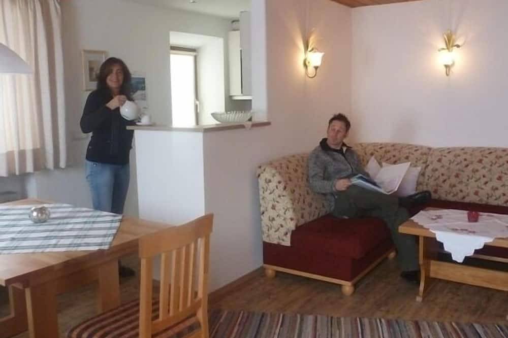 Ganze Wohnung, Morgensonne Ein-Raum-App. 28qm, Dusche/Wc, Küchenzeile, Balkon in Reit im Winkl, Bayerische Alpen