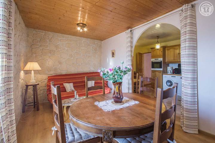 Gîte pour 4 personnes, avec Balcon ainsi que Terrasse et Jardin à Thoiry (Savoie)