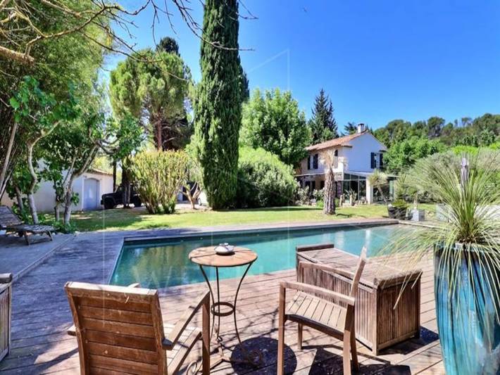 Location de vacances pour 9 personnes, avec piscine à Ventabren