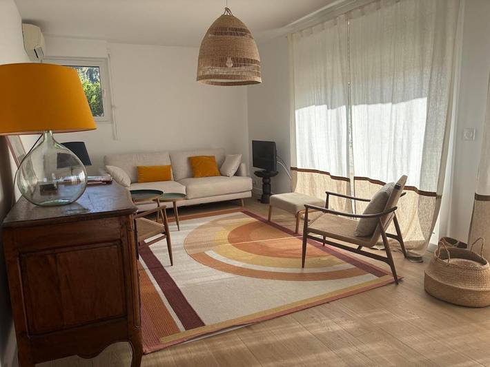 Gîte pour 6 personnes, avec terrasse dans Office De Tourisme De Saint Mandrier