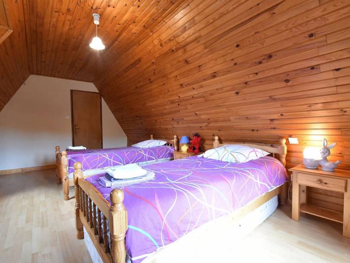 Location de vacances pour 6 personnes, avec piscine et jardin, animaux acceptés à Saint-Léon-sur-Vézère - 3