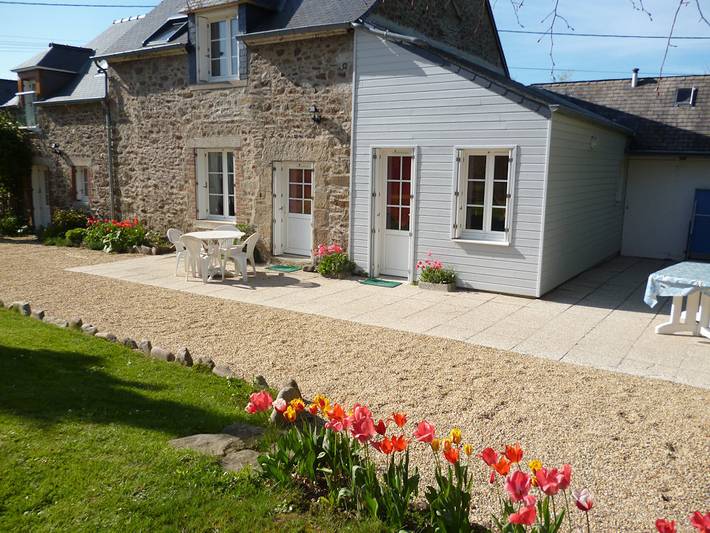 Gîte pour 6 personnes, avec terrasse et jardin