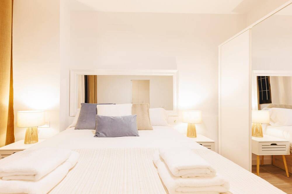 Apartamento entero, Auriga - Apartamento vacacional en Girona | Bravissimo in Gerona, Gironés