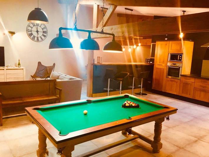 Location de vacances pour 14 personnes, avec Jacuzzi ainsi que Terrasse et Sauna dans Le Mesnil-sur-Oger