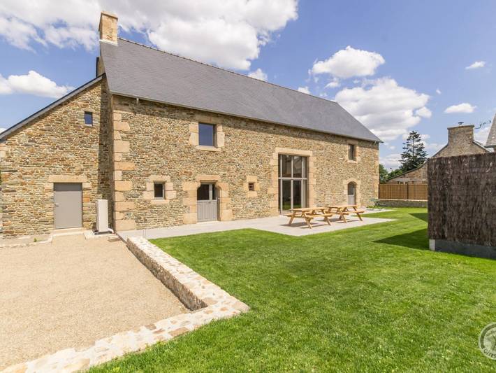 Gîte pour 12 personnes, avec jardin