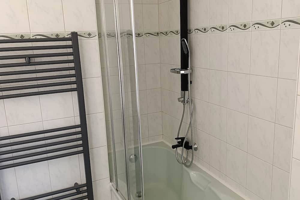 Ganze Wohnung, Smarte Ferienwohnung 80qm mit Sauna im historischem Gebäude Ballenstedt im Harz in Ballenstedt, Harzvorland