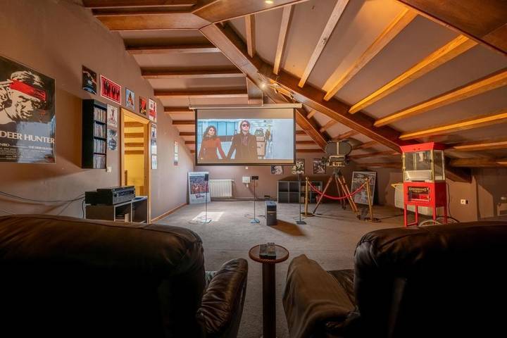 Chalet para 16 personas, con Balcón y Terraza además de Jardín y Piscina en Eo-Navia - 2
