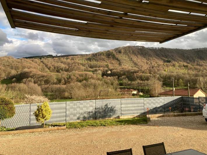 Location de vacances pour 4 personnes, avec vue et terrasse à Marmanhac - 2