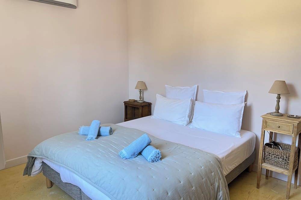 Off2goult | Enchanting Comfortable House in the Heart of the Village | Provence in Goult, Parc naturel régional du Luberon