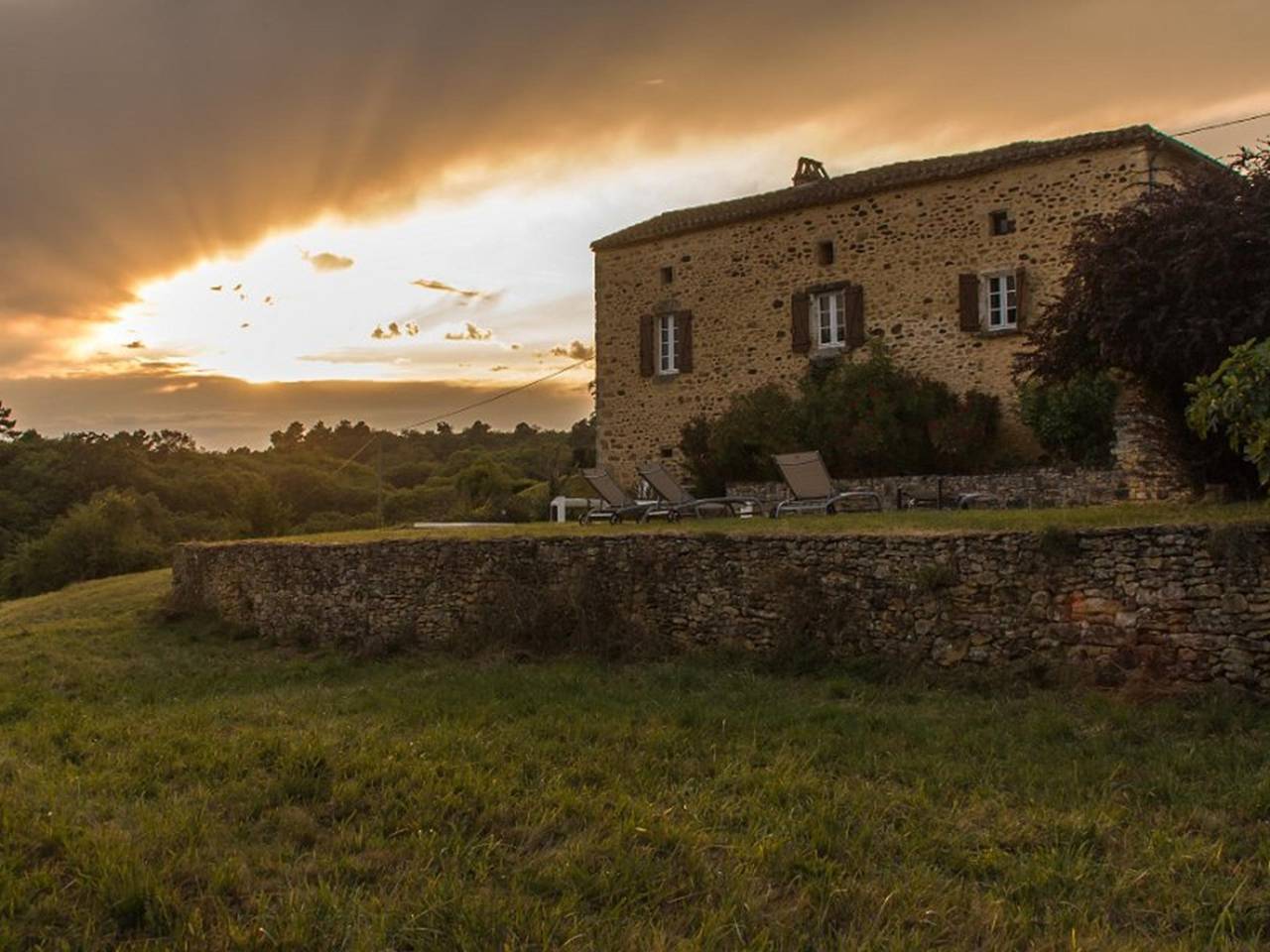 Country house with pool in prime location in Sauveterre-la-Lémance, Villeneuve-sur-Lot region