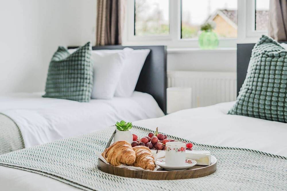 Fowler House 3Brparking,Wifi Contractor Gatwick in Crawley, West Sussex