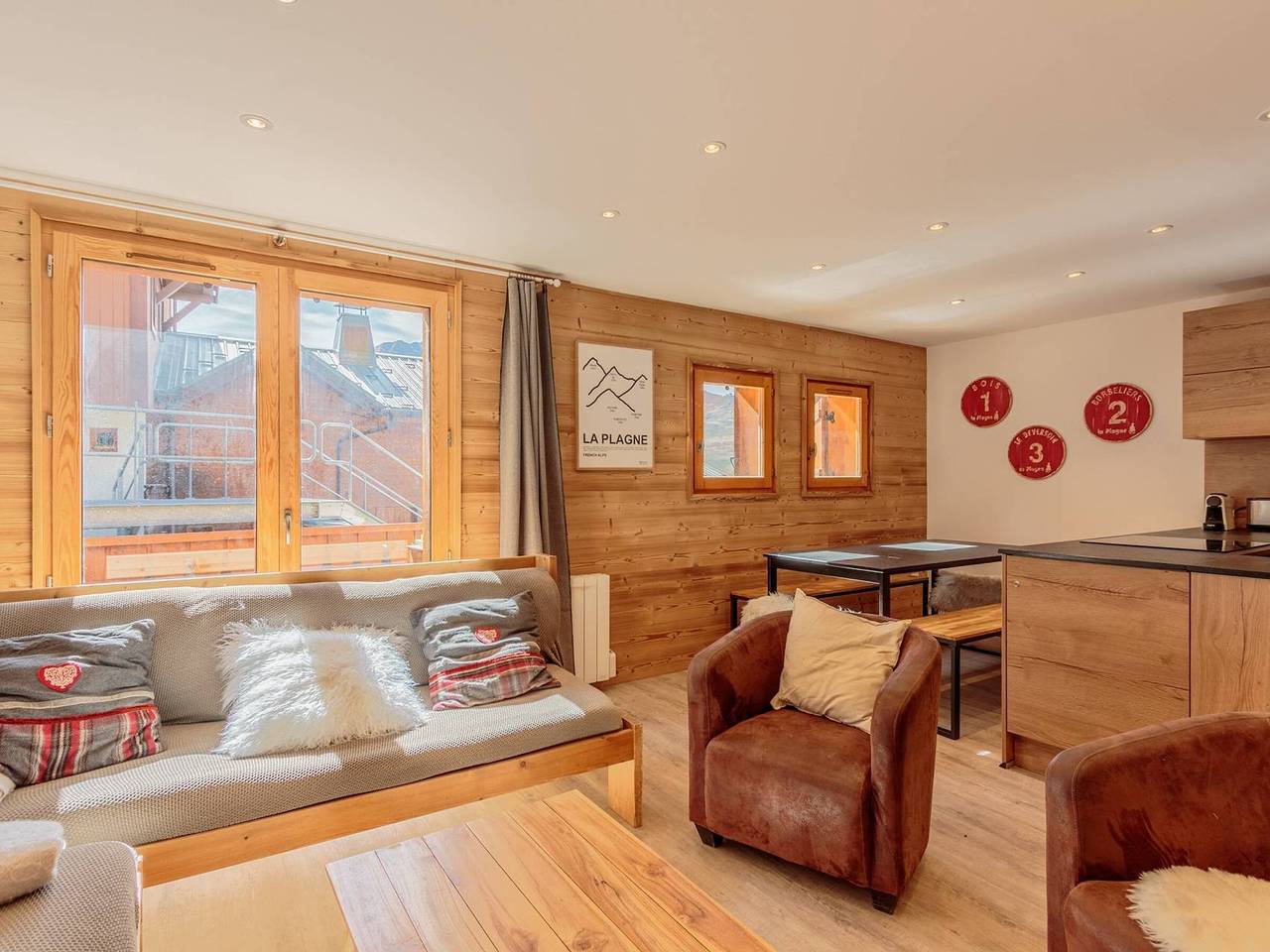 Chalet lumineux avec 4 chambres et parking à La Plagne in La Plagne, La Plagne-Tarentaise