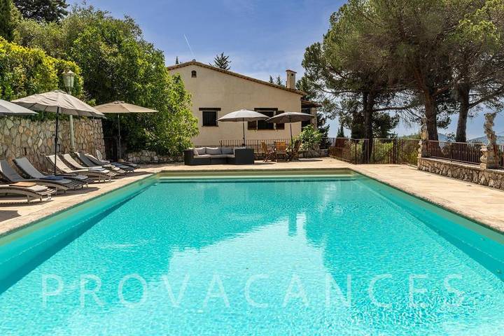 Maison de vacances pour 22 personnes, avec jardin et piscine à Cabris