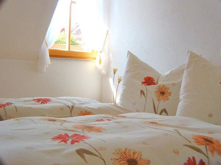 Ferienwohnung für 3 Personen, mit Terrasse und Garten sowie Ausblick in Kukmirn