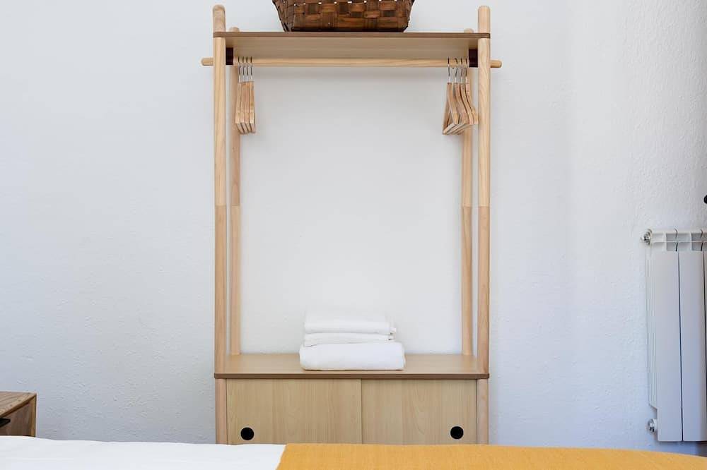 Ganze Wohnung, -Housing León- Gaudí Attic in León, Cordillera Cantábrica