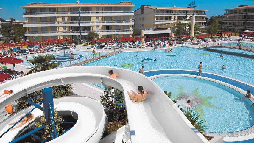 Apartahotel para 4 personas, con balcón en Italia