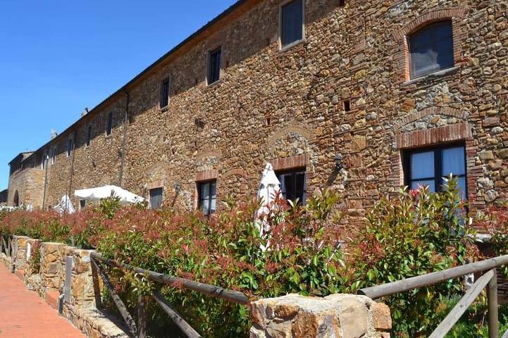 Ferienwohnung für 3 Personen, mit Garten und Pool