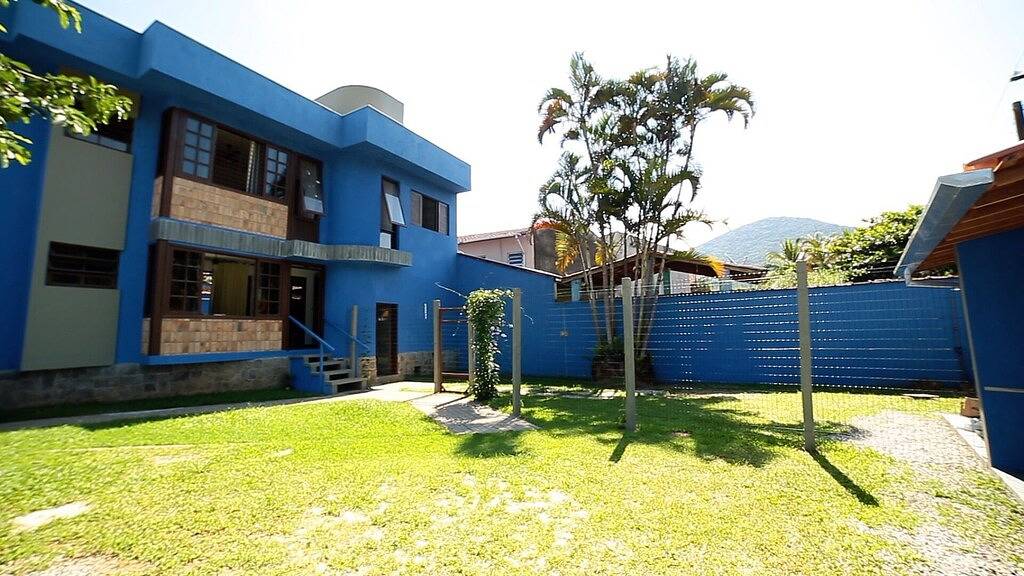 Chalets über 230 m vom Strand entfernt, ohne die Straße zu überqueren in Enseada, Região Metropolitana do Vale do Paraíba e Litoral Norte