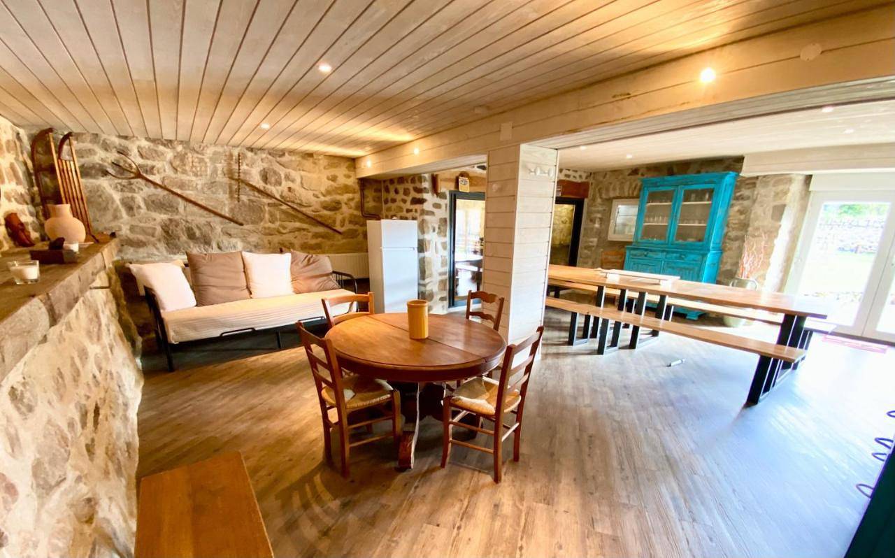 Four-Bedroom House in Mazan-l'Abbaye, Ardèche
