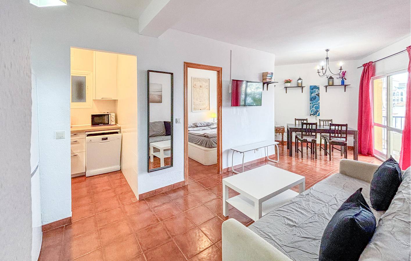 Apartamento vacacional entero, Apartamento con vistas al mar, piscina, terraza y acceso a la playa - A 200 m de la Playa de Torreblanca in Torreblanca (Fuengirola), Fuengirola