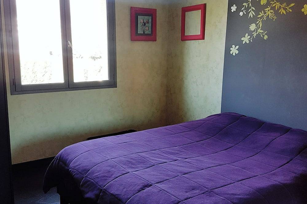 Gîte 3 épis au calme 8 personnes avec piscine privative in Saint-Lothain, Jura