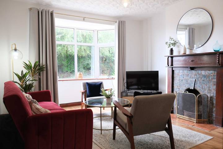 Holiday rental for 9 people, with garden, child-friendly in Bedford