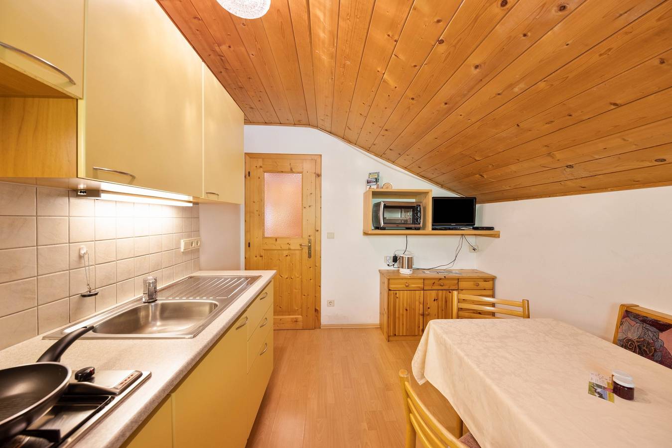 Apartamento entero, Apartamento vacacional "Priml - Wieserhof" con balcón y jardín in Sarentino, Alpes de Sarntal