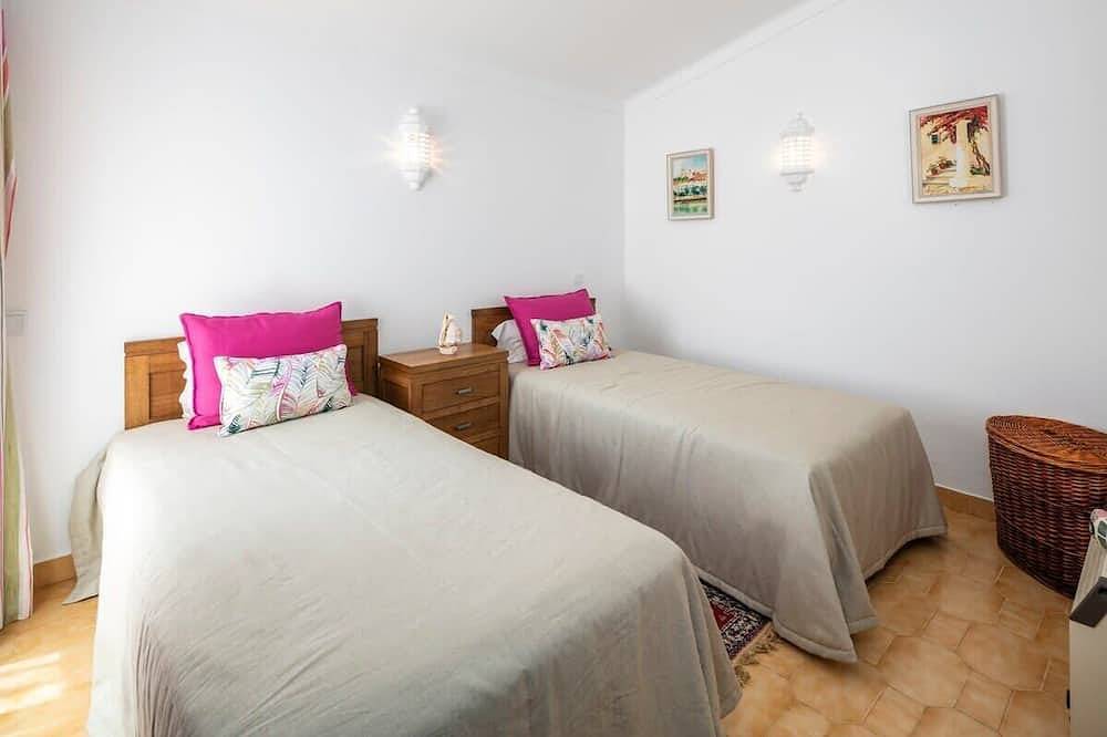 Nº58 Golfe Santo Antonio - Traditionelle 4 Schlafzimmer Villa mit Pool in Faro Distrikt